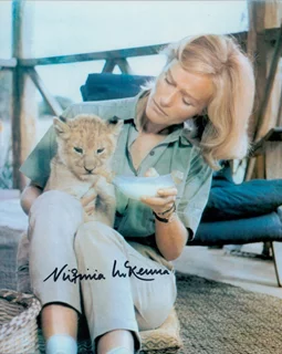 Virginia McKenna autograph