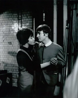 Helen Shapiro autograph