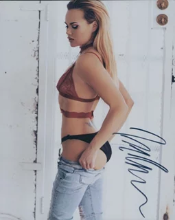 Ine Back Iversen autograph