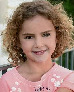 Lexy Kolker autograph