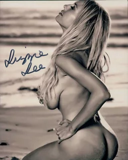 Lizzie Lee autograph