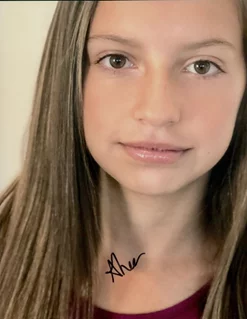 Shea Taylor autograph