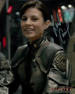 Leah Cairns autograph