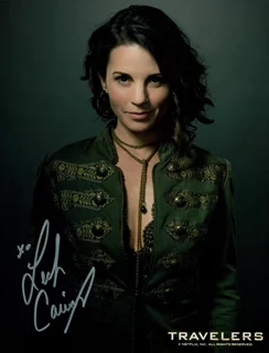 Leah Cairns autograph