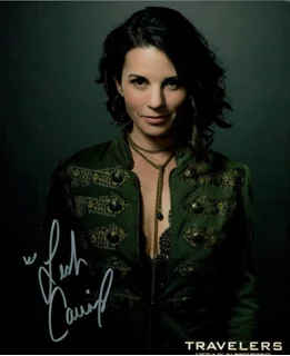 Leah Cairns autograph