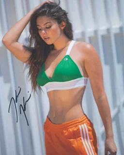 Kira Kosarin autograph