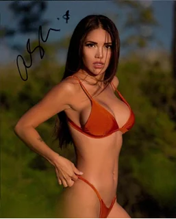 Alyshia Barragan autograph