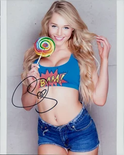 Courtney Tailor autograph