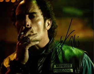 Kim Coates autograph