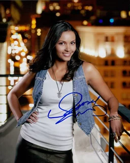 Jessica Lucas autograph