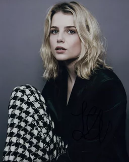 Lucy Boynton autograph