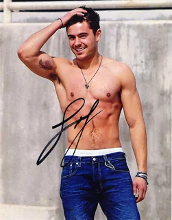 Zac Efron autograph