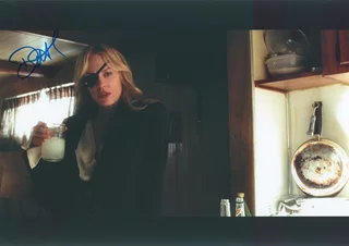 Daryl Hannah autograph