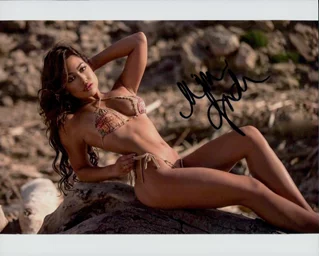 Mimi Jade autograph