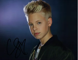 Carson Lueders autograph