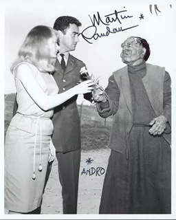 Martin Landau autograph