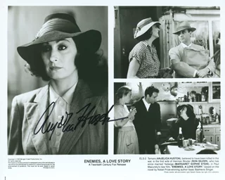 Anjelica Huston autograph