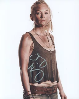 Emily Kinney autograph