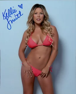 Kellie Smith autograph