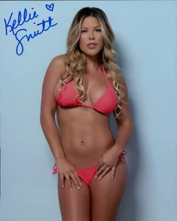 Kellie Smith autograph