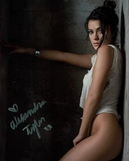Alexandra Tyler autograph