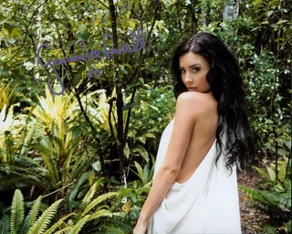 Gemma Lee Farrell autograph