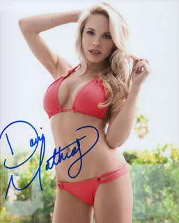 Dani Mathers autograph