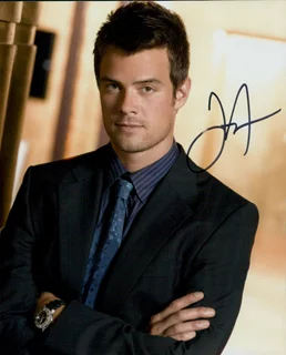 Josh Duhamel autograph