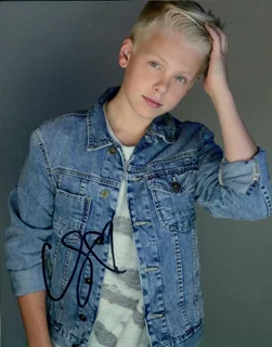 Carson Lueders autograph