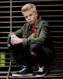 Carson Lueders autograph