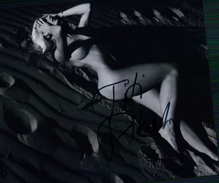 Titi Pikula autograph