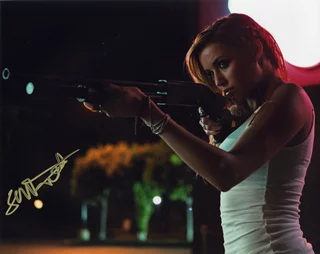 Sarah Dumont autograph