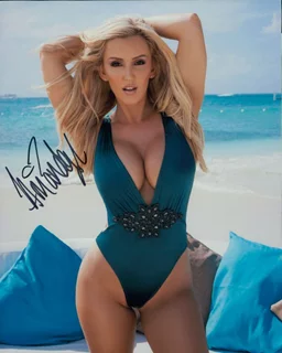 Amanda Paris autograph