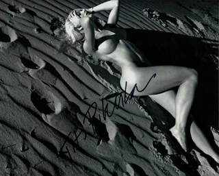 Titi Pikula autograph