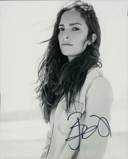 Jodi Balfour autograph