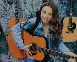 Caitlin Carmichael autograph