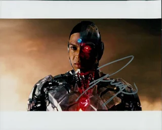 Ray Fisher autograph