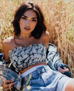 Hailee Keanna Lautenbach autograph