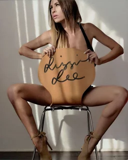 Lizzie Lee autograph