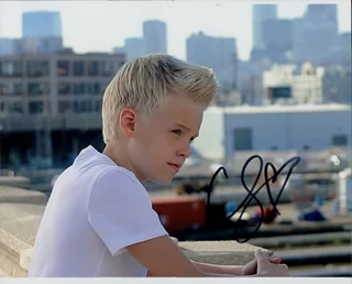 Carson Lueders autograph