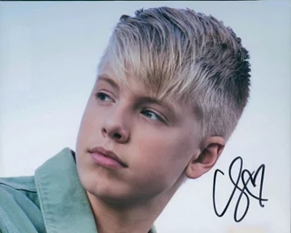 Carson Lueders autograph