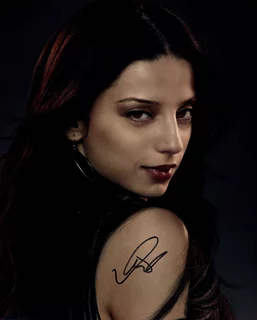 Angela Sarafyan autograph
