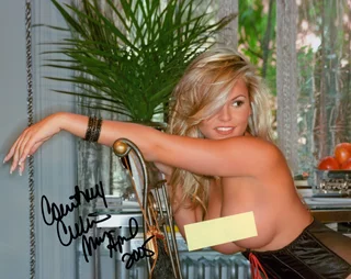Courtney Culkin autograph