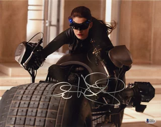 Anne Hathaway autograph