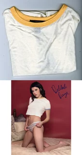 Delilah Daye autograph