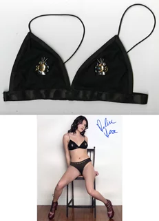 Delilah Daye autograph