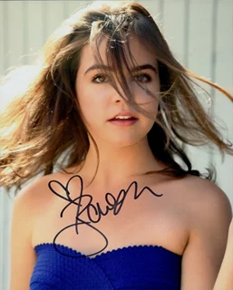 Bailee Madison autograph