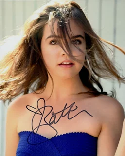 Bailee Madison autograph