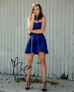 Bailee Madison autograph