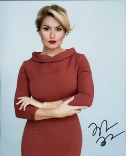 Mara Marini autograph